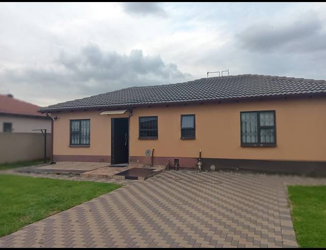 3 BEDROOM HOUSE FOR SALE IN WINDMILL PARK